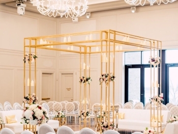 Set Up Wedding Decor in Miami image